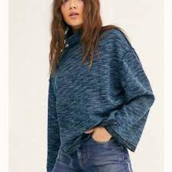 Free People We the Free blue Sunny Days oversized turtleneck sweater - Picture 2 of 15